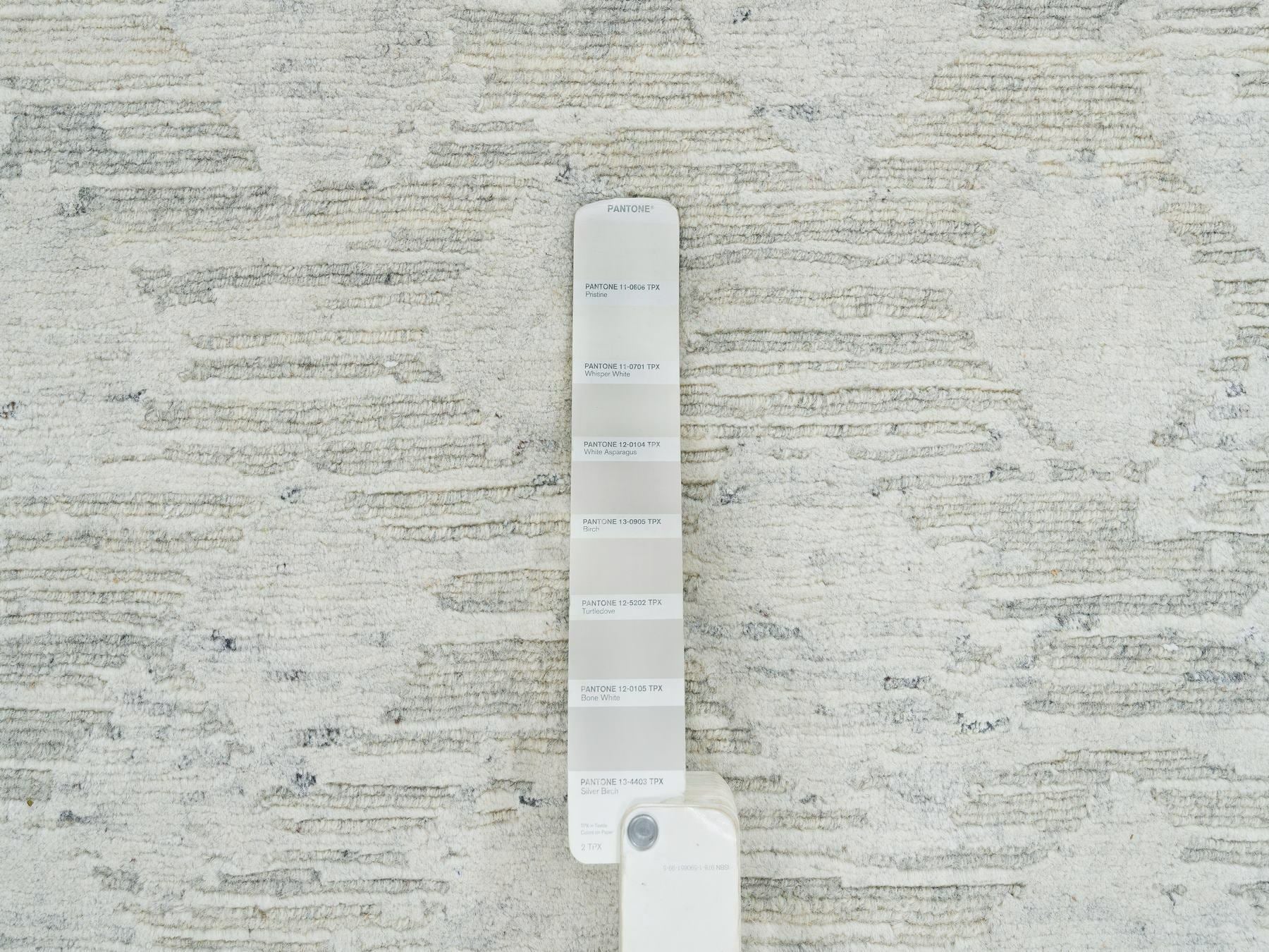 Modern / Contemporary hand-knotted wool rug in Gray, 8' x 8' — SKU O065148 (view 7)