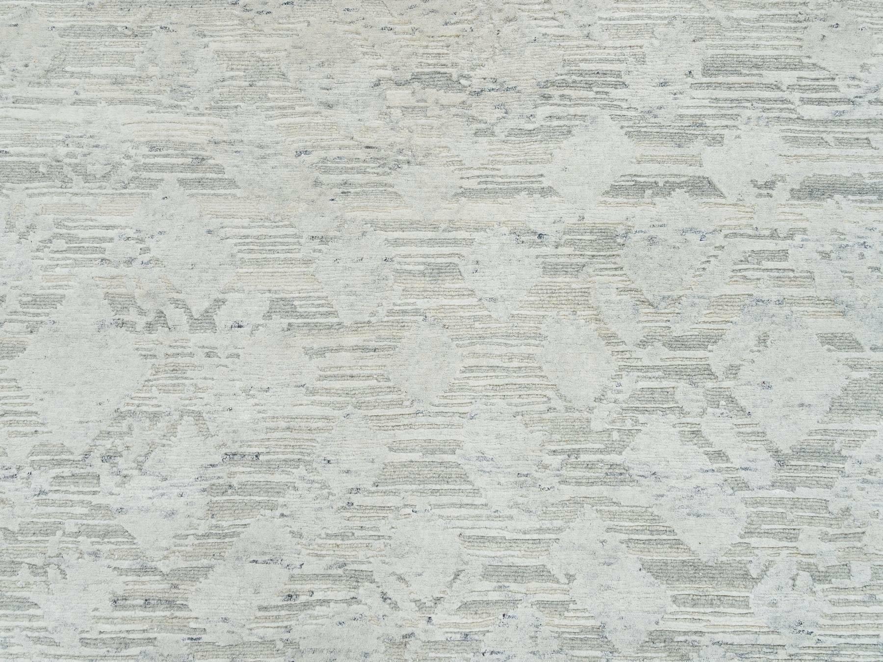 Modern / Contemporary hand-knotted wool rug in Gray, 8' x 8' — SKU O065148 (view 8)
