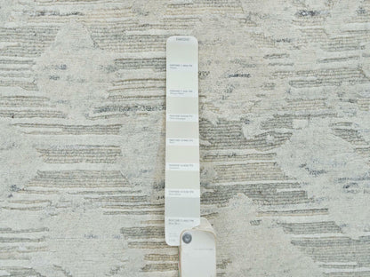 Modern / Contemporary hand-knotted wool rug in Gray, 9' x 9' — SKU O065149 (view 7)