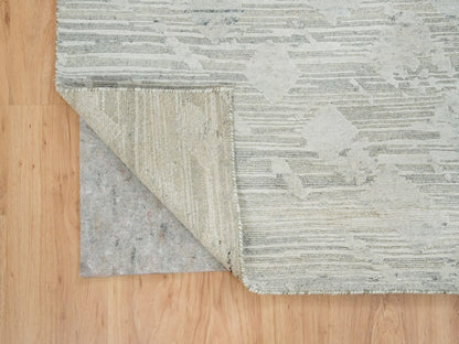 Modern / Contemporary hand-knotted wool rug in Gray, 6'1" x 6'2" — SKU O065156 (view 3)