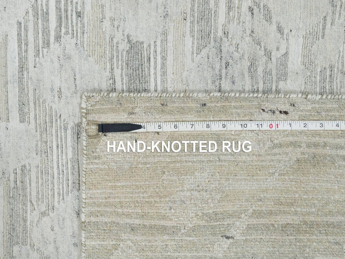 Modern / Contemporary hand-knotted wool rug in Gray, 6'1" x 6'2" — SKU O065156 (view 8)