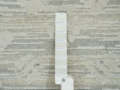 Modern / Contemporary hand-knotted wool runner in Gray, 2'6" x 18'2" — SKU O065158 (view 4)