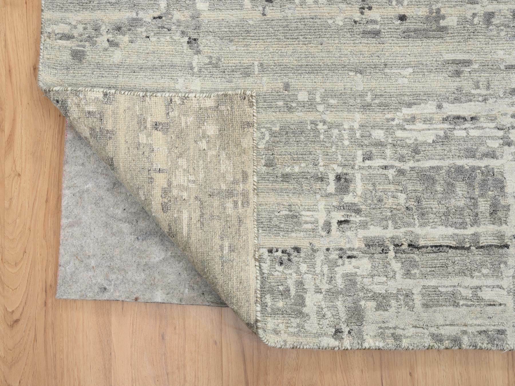 Modern / Contemporary hand-knotted wool rug in Gray, 14' x 20' — SKU O065164 (view 4)