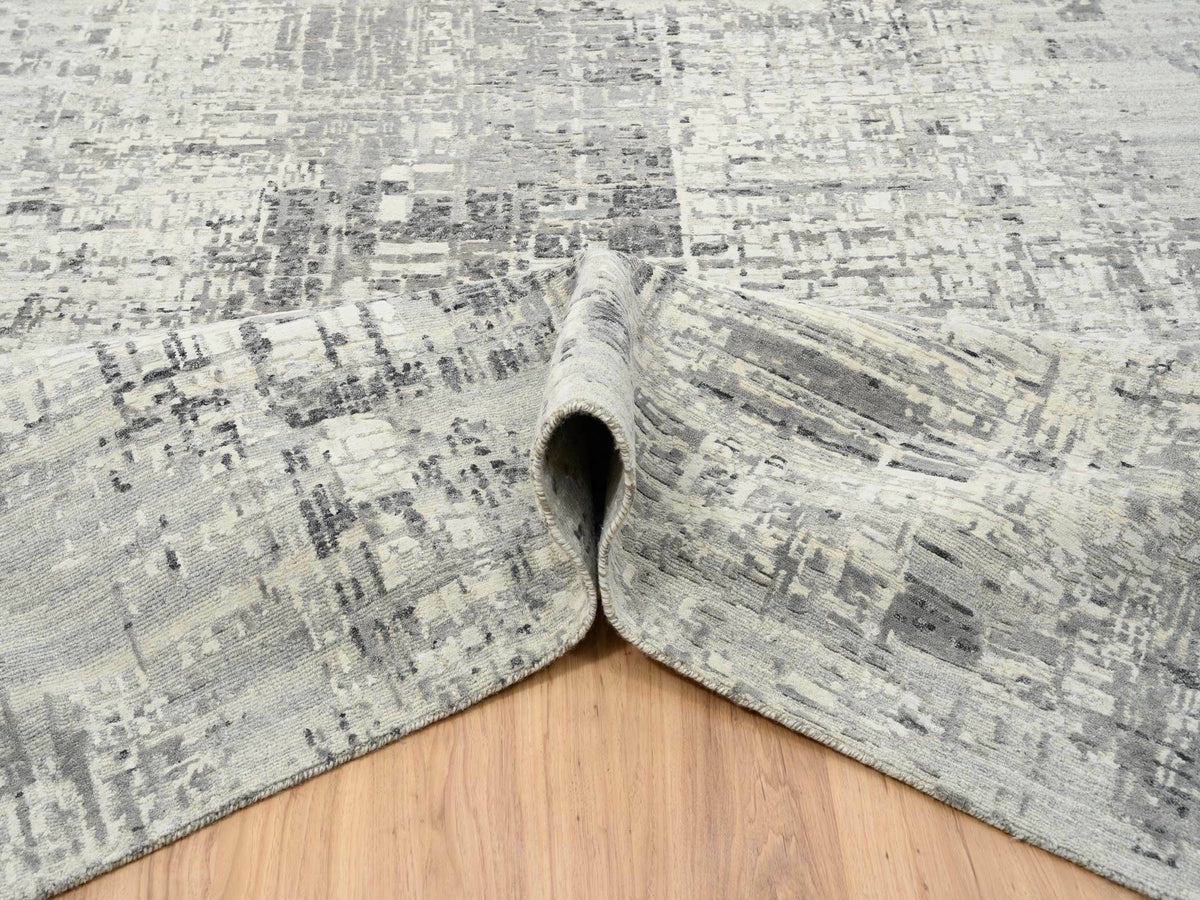 Modern / Contemporary hand-knotted wool rug in Gray, 14' x 20' — SKU O065164 (view 5)