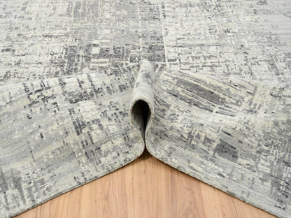 Modern / Contemporary hand-knotted wool rug in Gray, 14' x 20' — SKU O065164 (view 5)