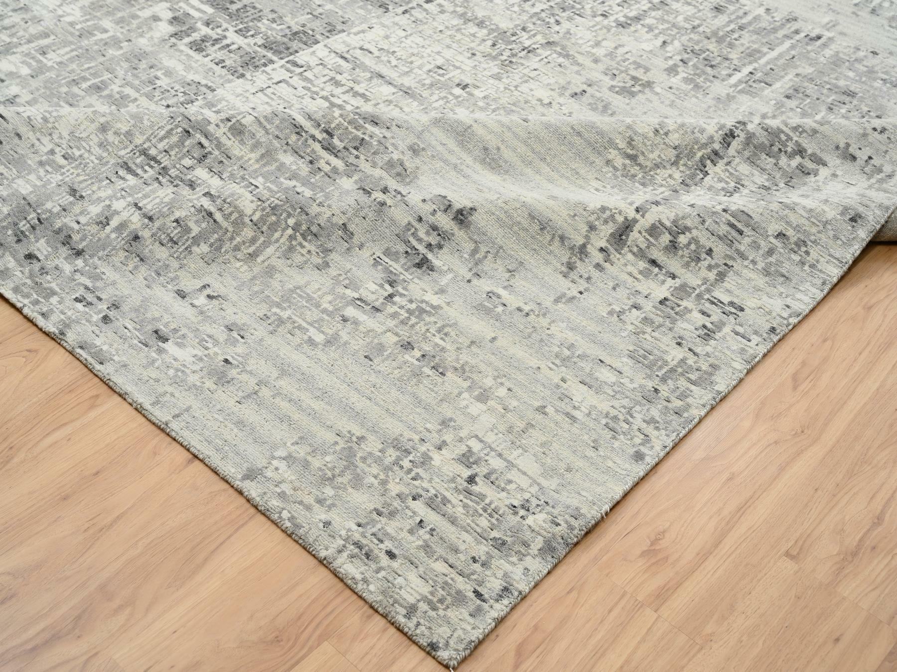 Modern / Contemporary hand-knotted wool rug in Gray, 14' x 20' — SKU O065164 (view 6)