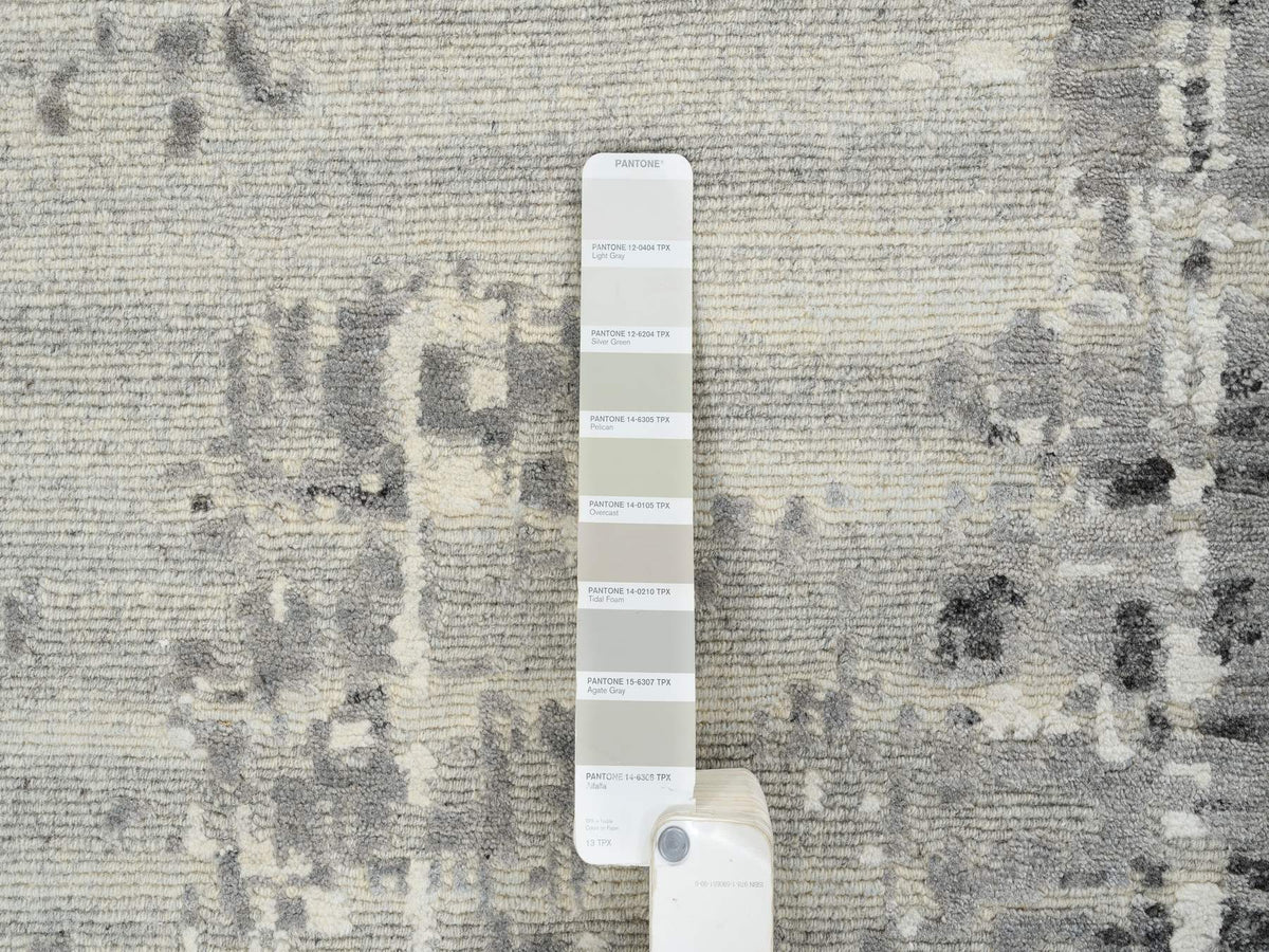 Modern / Contemporary hand-knotted wool rug in Gray, 14' x 20' — SKU O065164 (view 7)