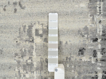 Modern / Contemporary hand-knotted wool rug in Gray, 14' x 20' — SKU O065164 (view 7)