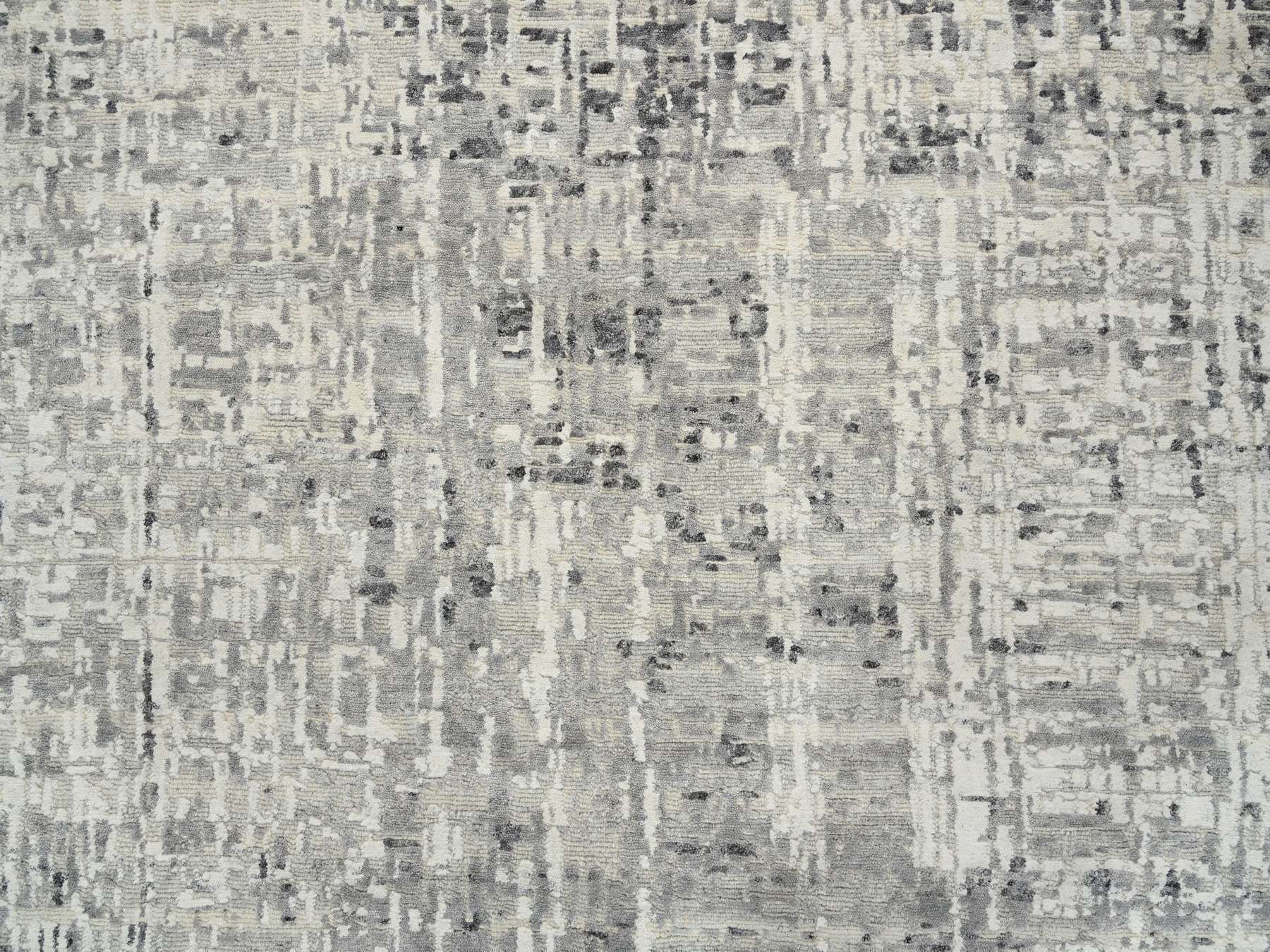 Modern / Contemporary hand-knotted wool rug in Gray, 14' x 20' — SKU O065164 (view 8)