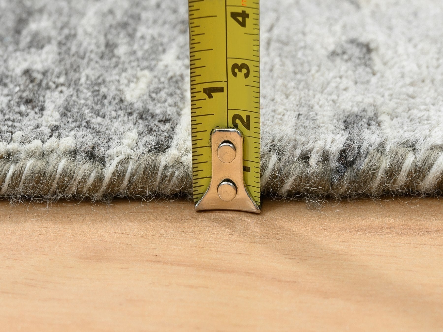 Modern / Contemporary hand-knotted wool runner in Gray, 2'6" x 10' — SKU O065166 (view 7)