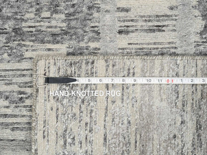 Modern / Contemporary hand-knotted wool runner in Gray, 2'6" x 10' — SKU O065166 (view 8)