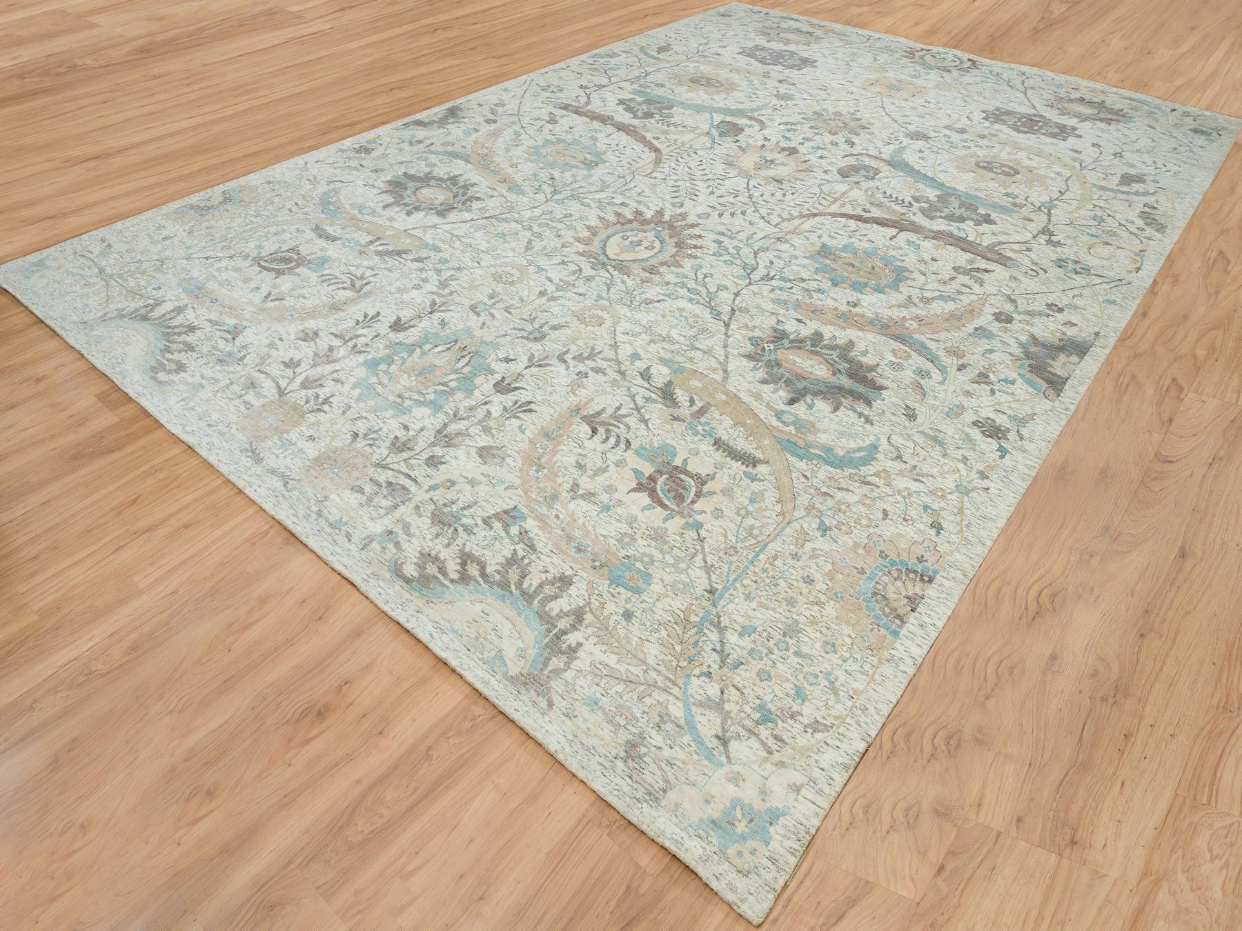 Transitional hand-knotted wool/silk rug in Ivory, 12'1" x 18' — SKU O065178 (view 3)