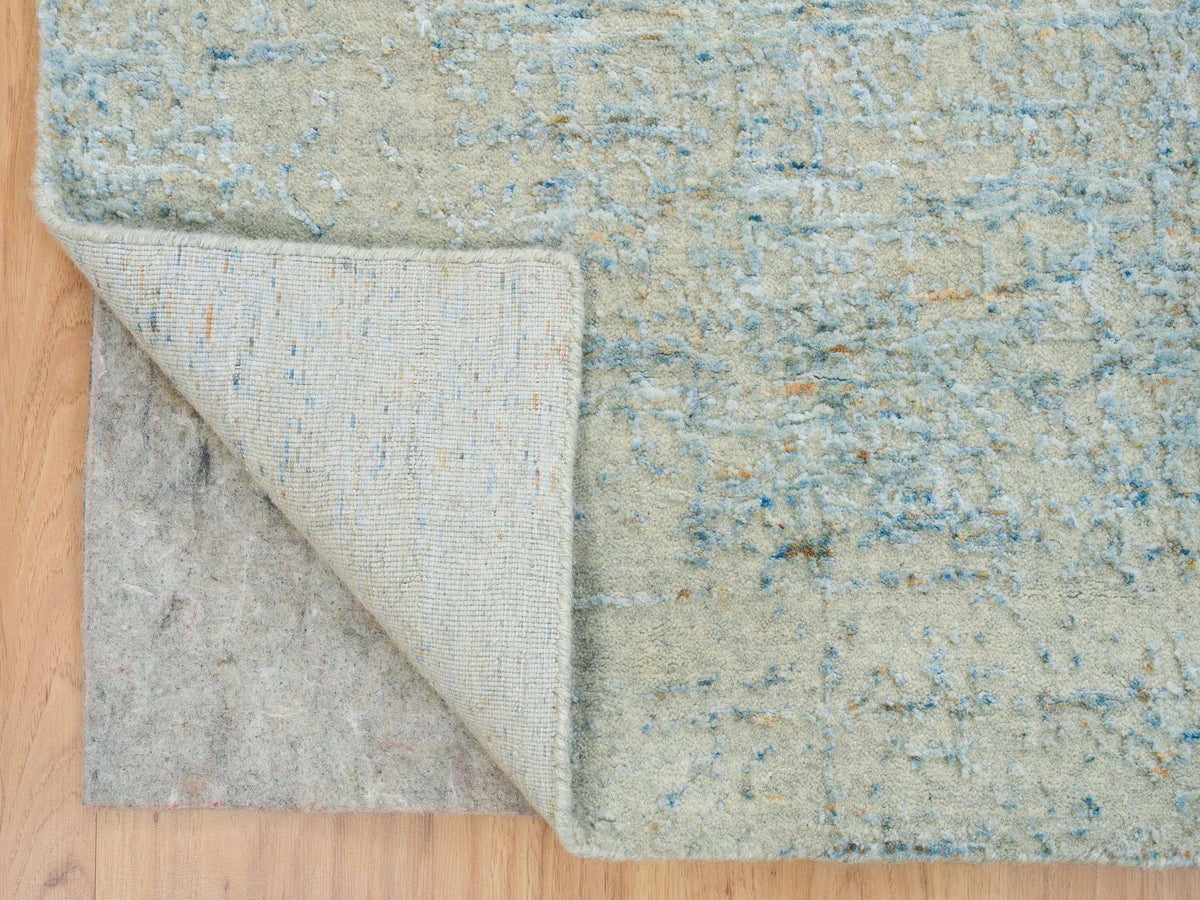 Modern / Contemporary hand-knotted wool/silk rug in Gray, 5'10" x 9' — SKU O065196 (view 4)