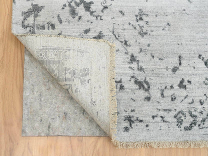 Transitional hand-knotted wool/silk rug in Gray, 9'10" x 14' — SKU O065206 (view 4)