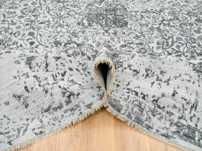 Transitional hand-knotted wool/silk rug in Gray, 9'10" x 14' — SKU O065206 (view 5)