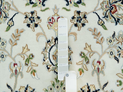 Ivory 7'10" x 7'10" Fine Oriental Hand knotted Wool Rug - Sku: O065298