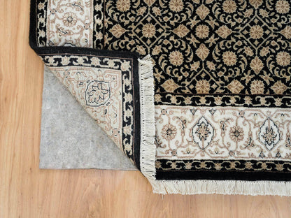 Black 3'1" x 5'5" Fine Oriental Hand knotted Wool Rug - Sku: O065312