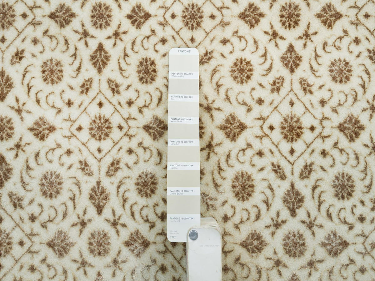 Herati Fine Oriental hand-knotted wool runner in Ivory, 4'7" x 6'8" — SKU O065347 (view 4)