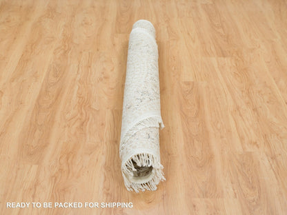 Herati Fine Oriental hand-knotted wool rug in Ivory, 6'3" x 6'3" — SKU O065389 (view 6)