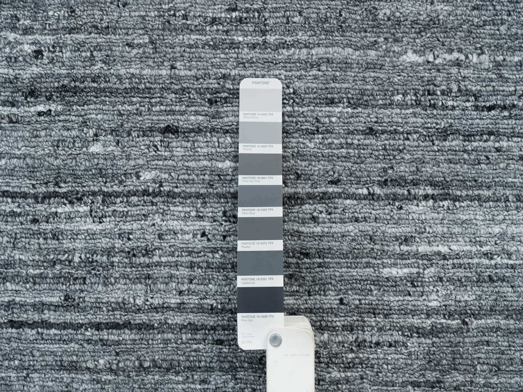 Modern / Contemporary hand-knotted wool rug in Gray, 8' x 8'1" — SKU O065416 (view 7)