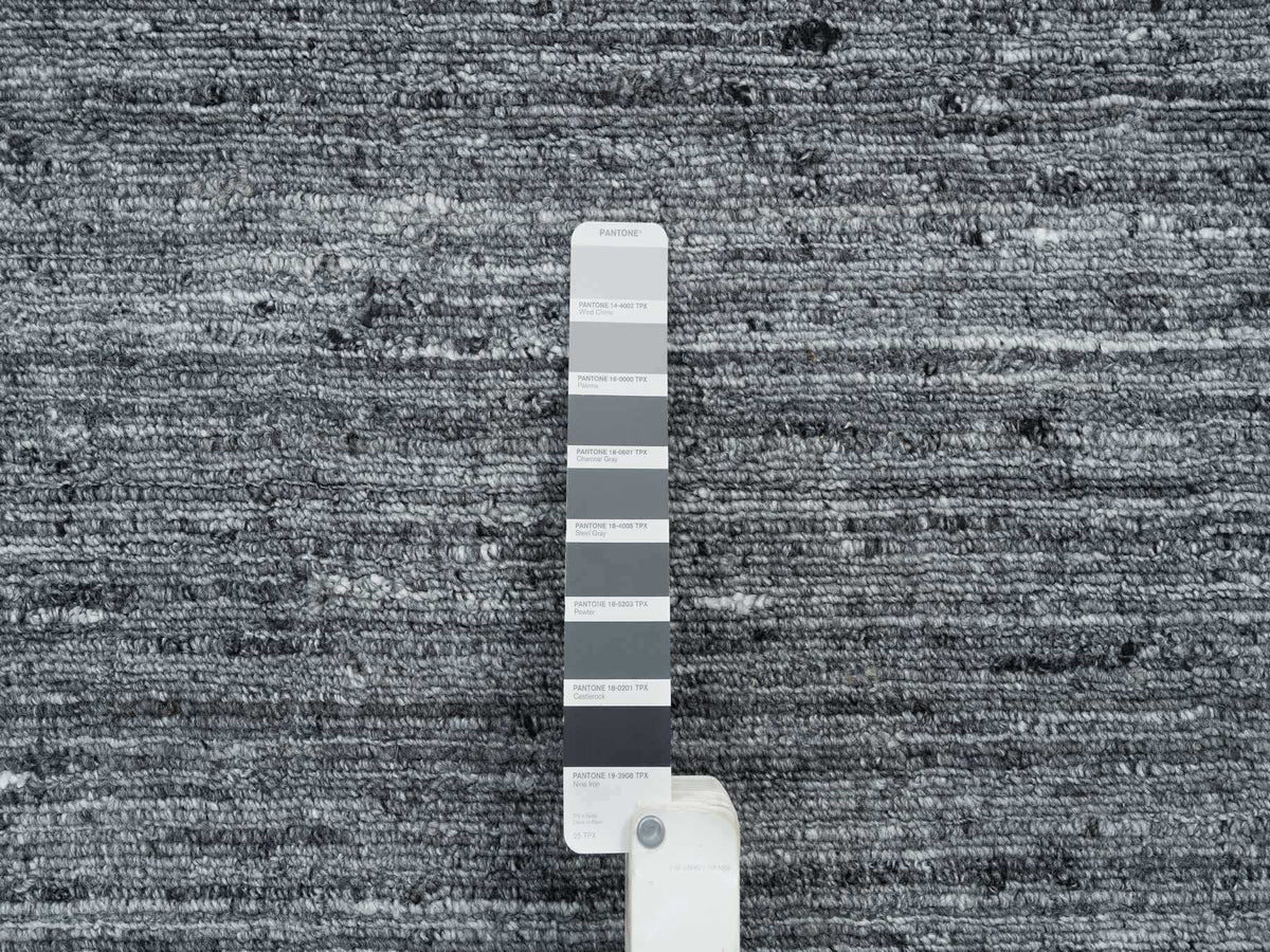 Modern / Contemporary hand-knotted wool rug in Gray, 10' x 10'1" — SKU O065422 (view 7)