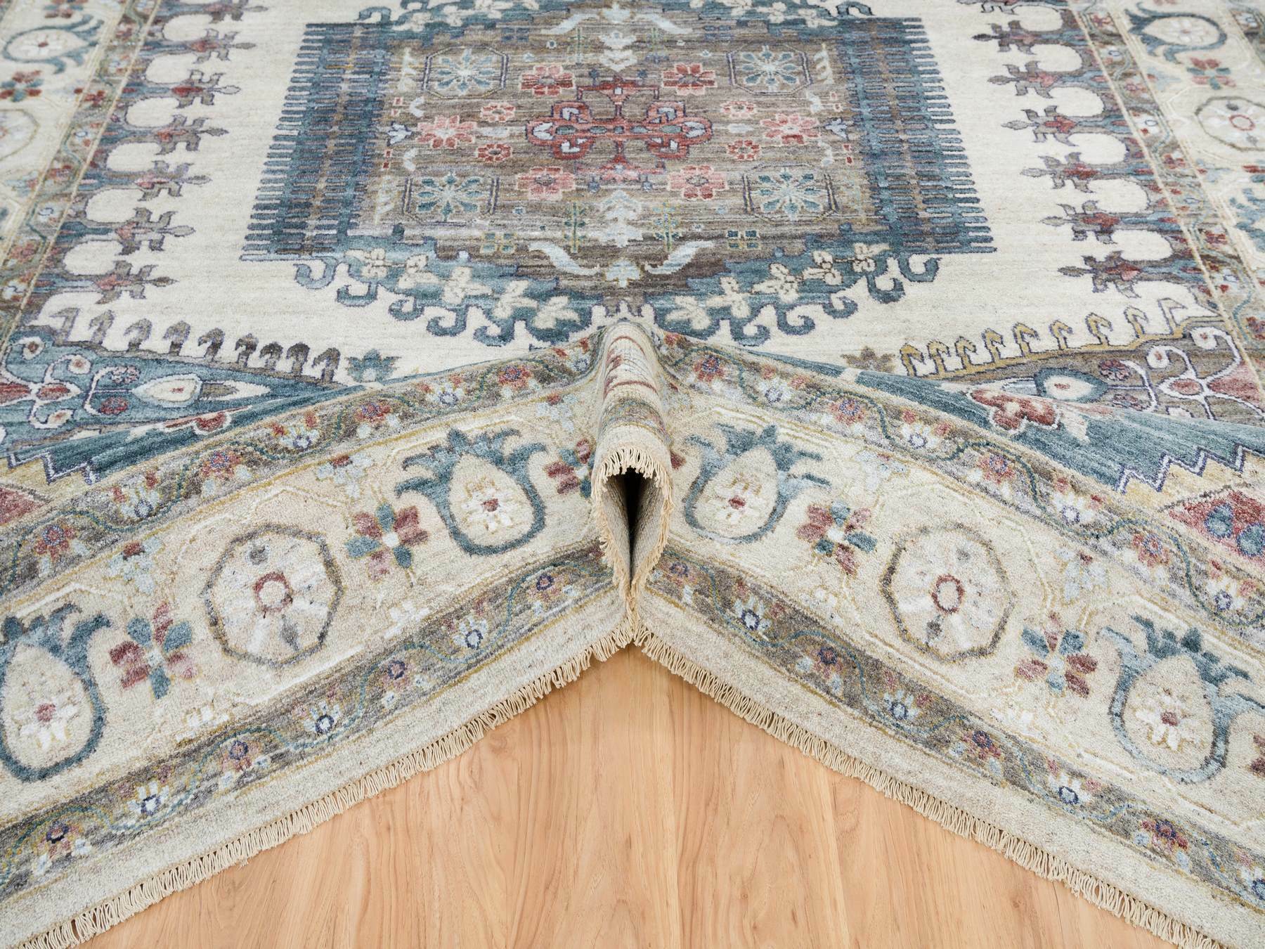 Tribal & Geometric hand-knotted wool rug in Ivory, 9'10" x 13'10" — SKU O065434 (view 5)