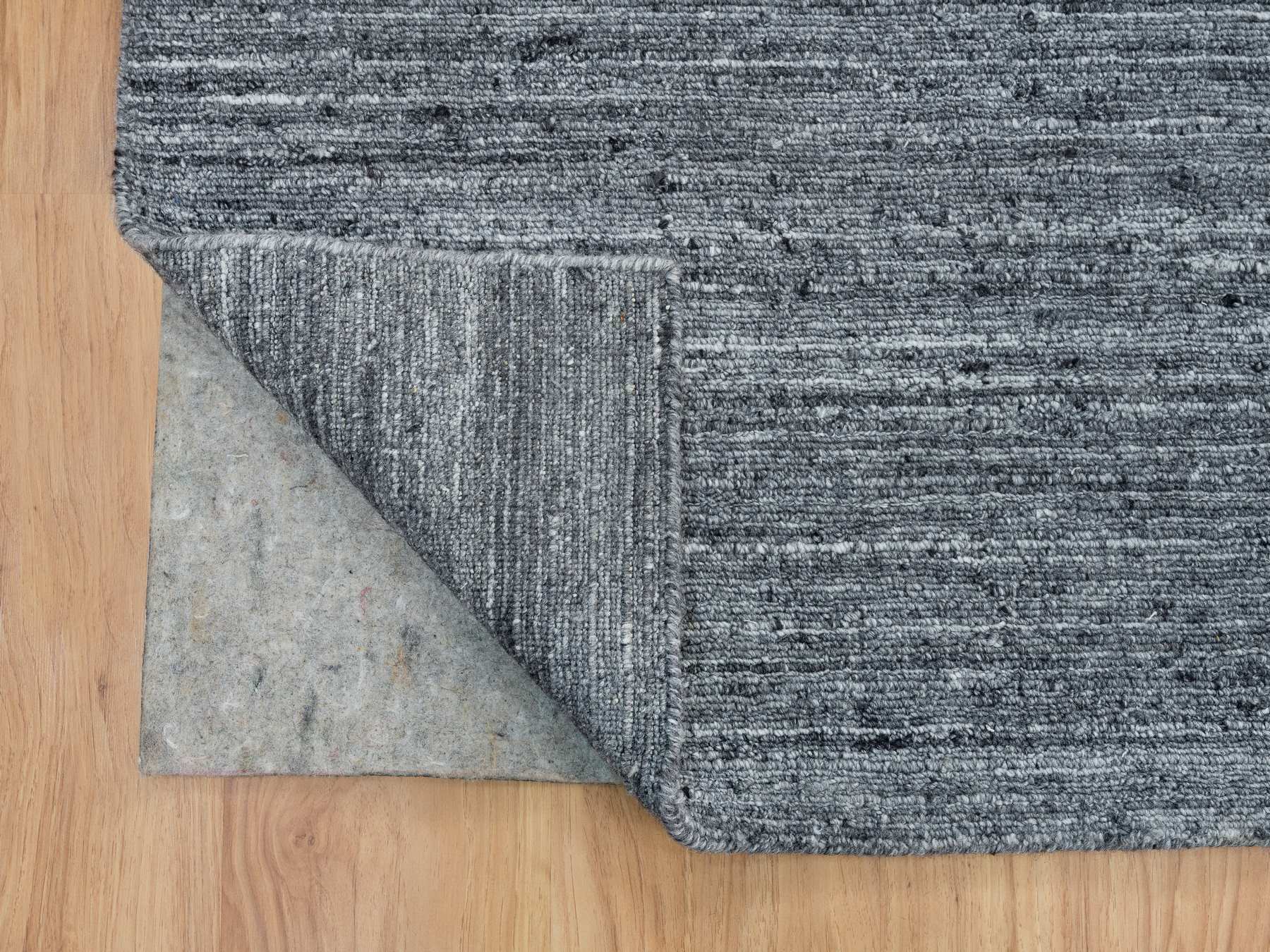 Modern / Contemporary hand-knotted wool rug in Gray, 12'1" x 15'1" — SKU O065454 (view 4)