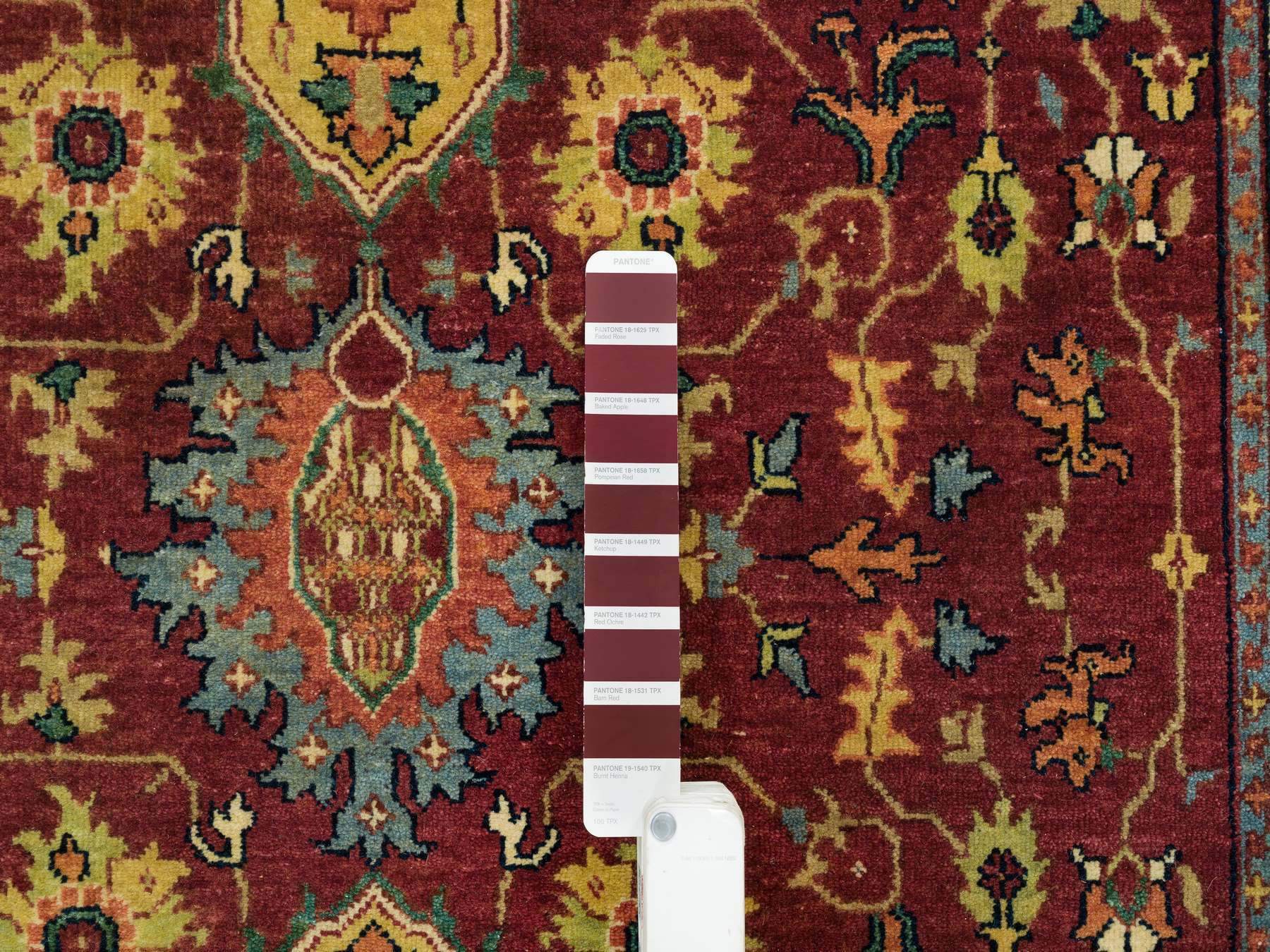 Heriz Heriz hand-knotted wool runner in Red & Cream, 3'10" x 12'1" — SKU O065499 (view 4)