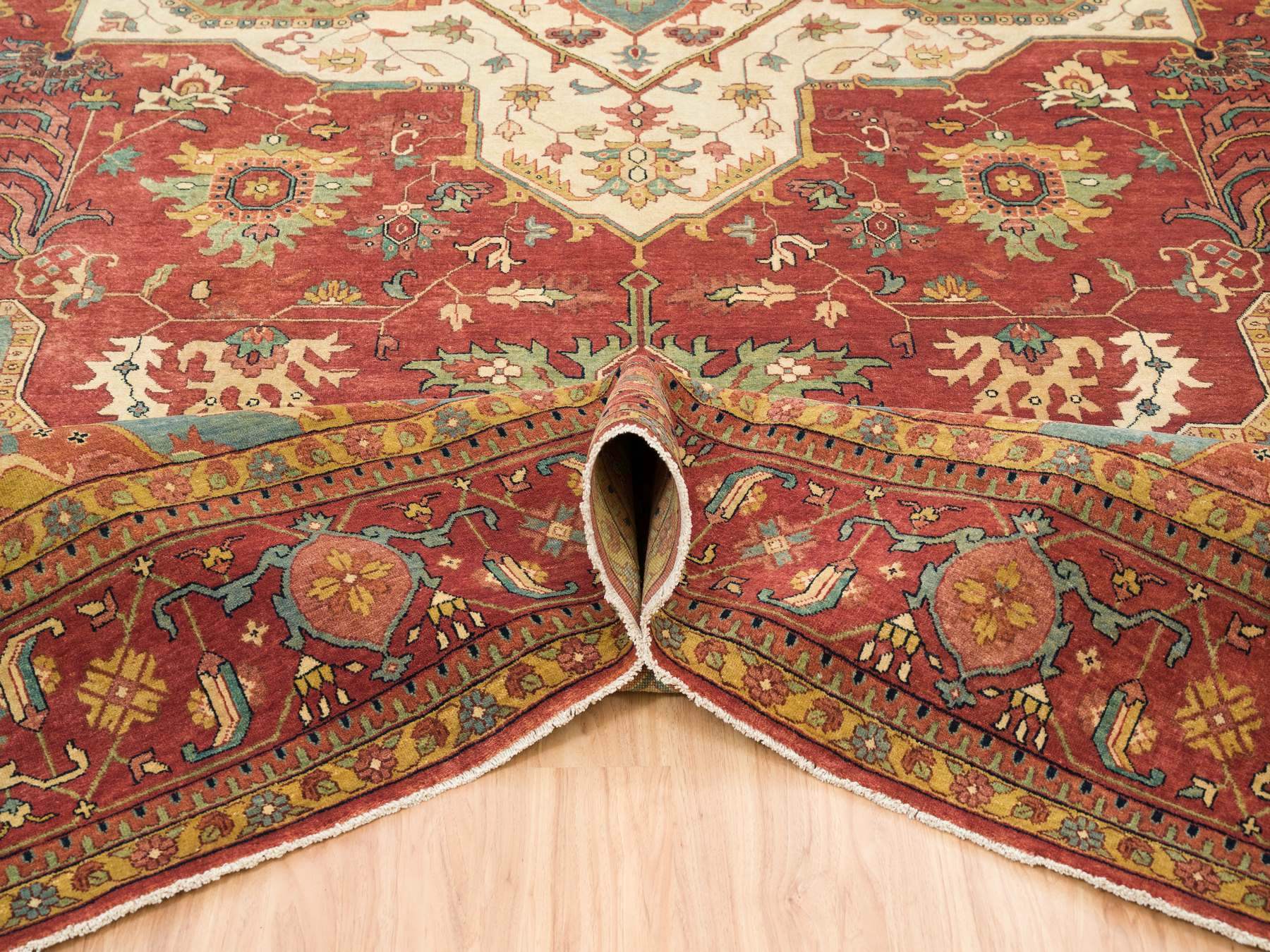 Heriz Heriz hand-knotted wool rug in Red, 12'1" x 18'2" — SKU O065511 (view 5)
