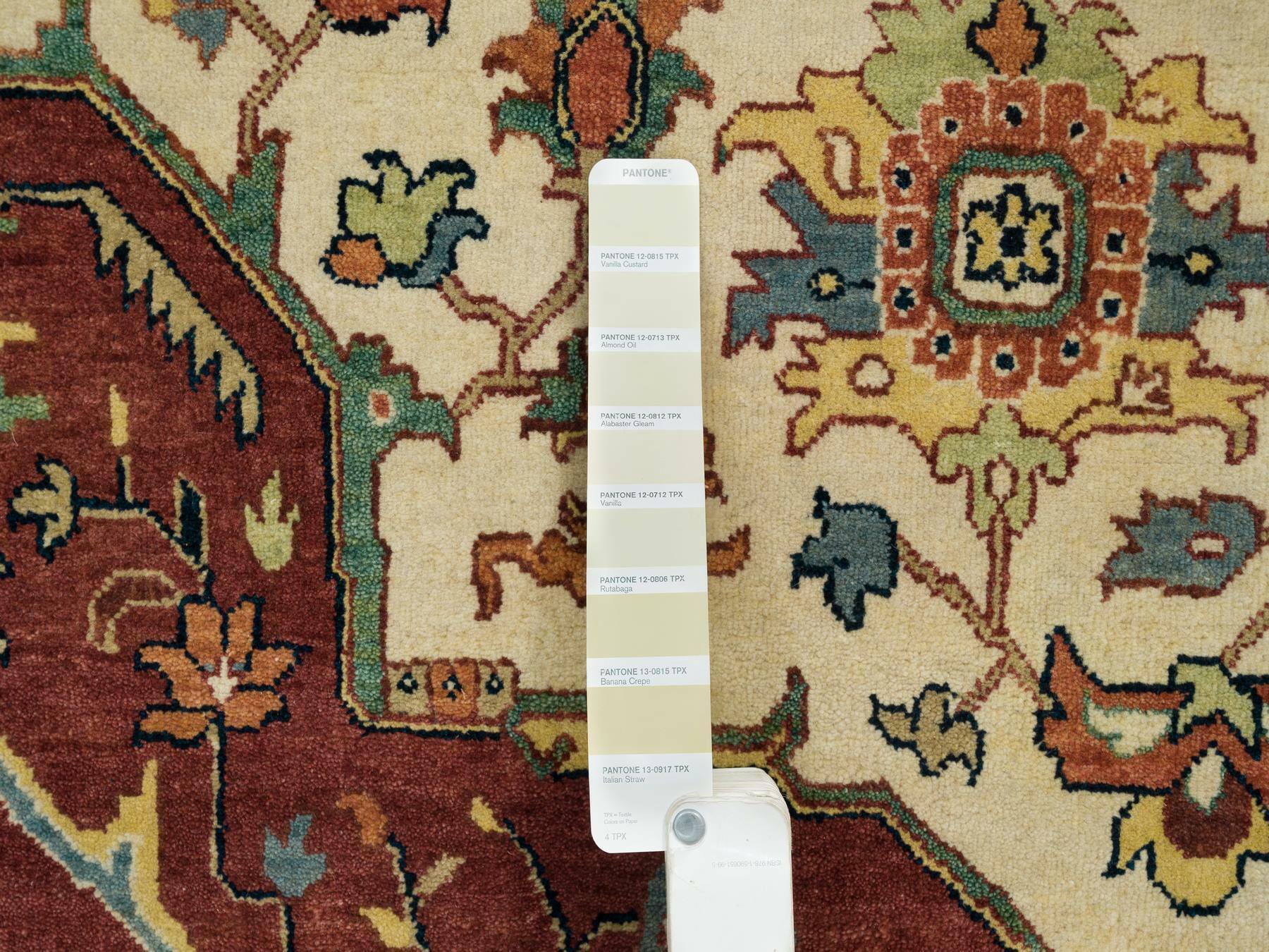 Heriz Heriz hand-knotted wool rug in Ivory & Red, 10' x 10' — SKU O065517 (view 7)