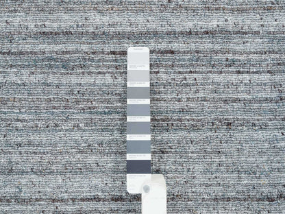 Modern / Contemporary hand-knotted wool rug in Gray, 8'1" x 8'1" — SKU O065561 (view 7)