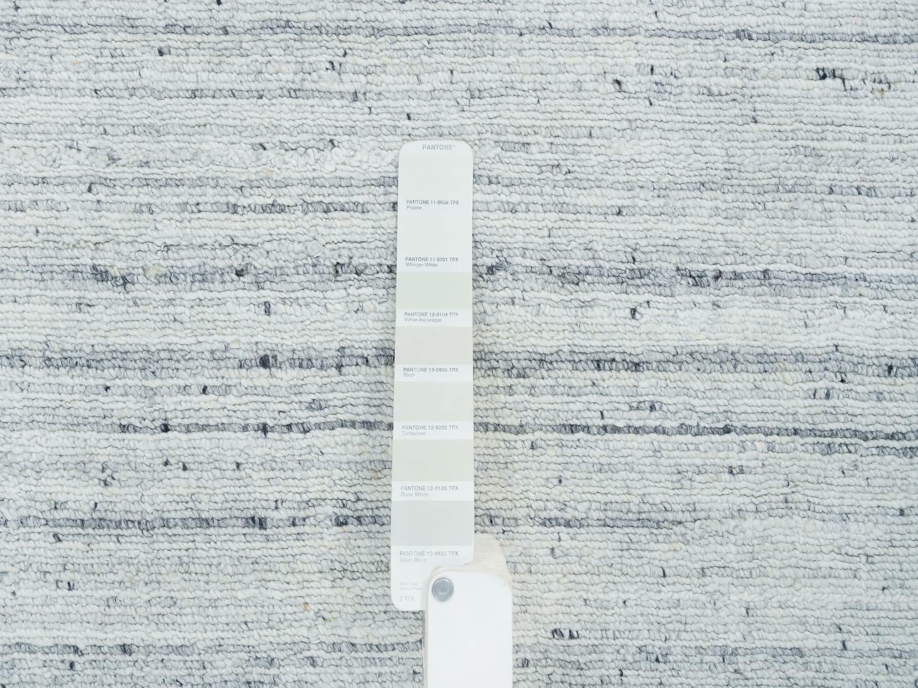 Modern / Contemporary hand-knotted wool runner in Ivory, 2'8" x 14' — SKU O065569 (view 4)