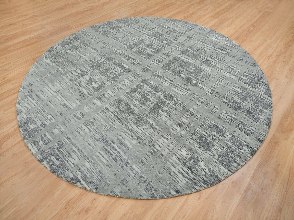 Modern / Contemporary hand-knotted wool rug in Gray, 10'1" x 10'1" — SKU O065640 (view 3)