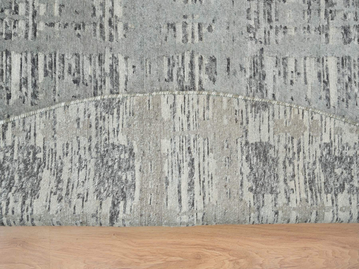 Modern / Contemporary hand-knotted wool rug in Gray, 10'1" x 10'1" — SKU O065640 (view 4)