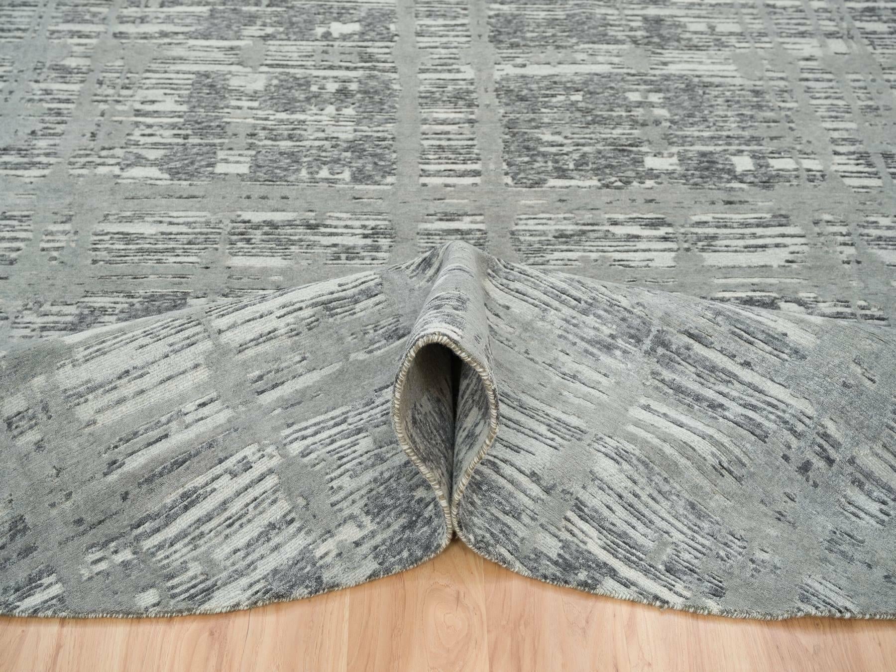 Modern / Contemporary hand-knotted wool rug in Gray, 10'1" x 10'1" — SKU O065640 (view 5)
