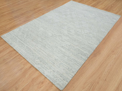 Modern / Contemporary hand-knotted wool rug in Gray, 6' x 9'3" — SKU O065642 (view 3)