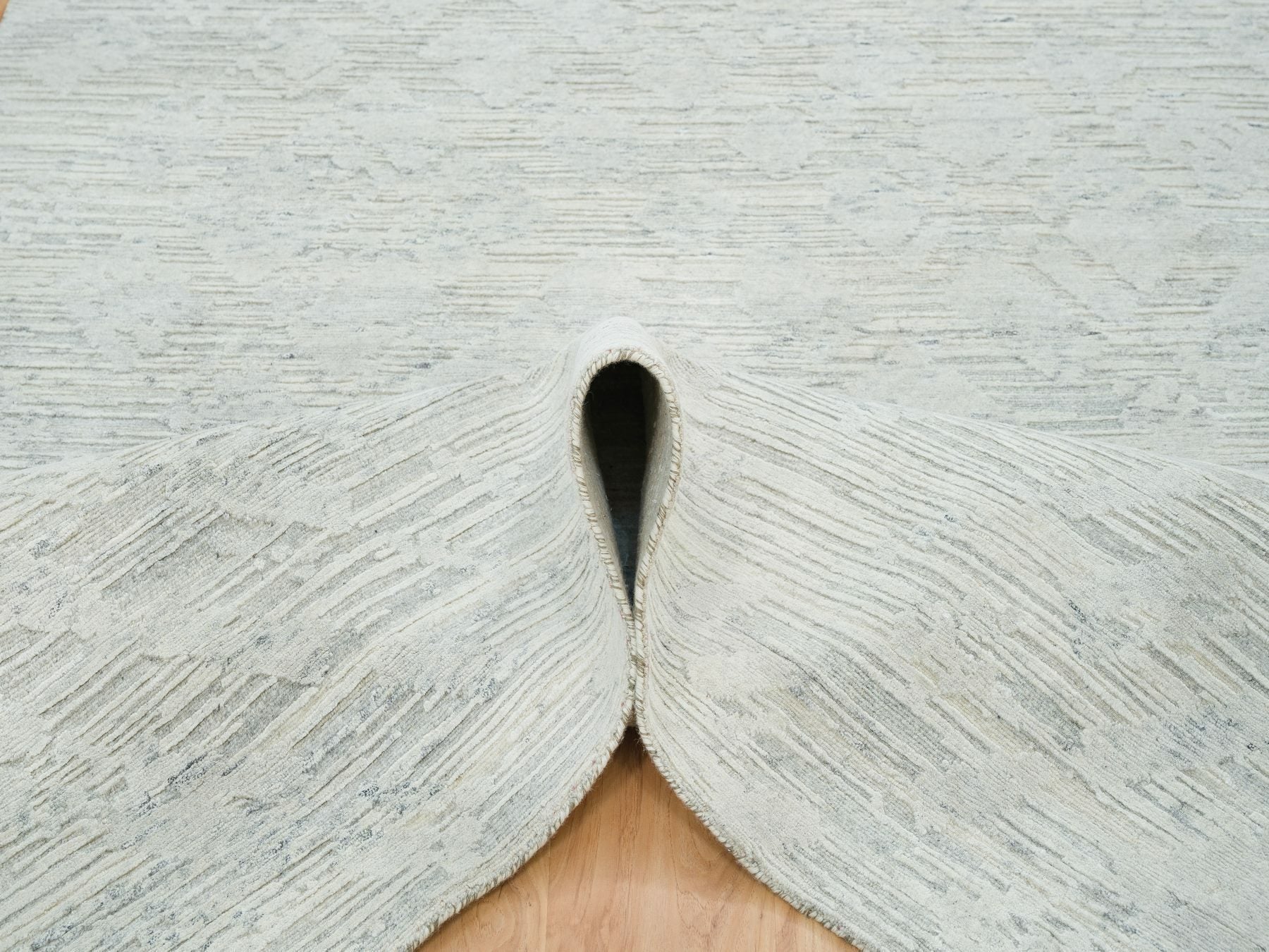 Modern / Contemporary hand-knotted wool rug in Gray, 6' x 9'3" — SKU O065642 (view 5)