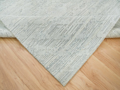Modern / Contemporary hand-knotted wool rug in Gray, 6' x 9'3" — SKU O065642 (view 6)