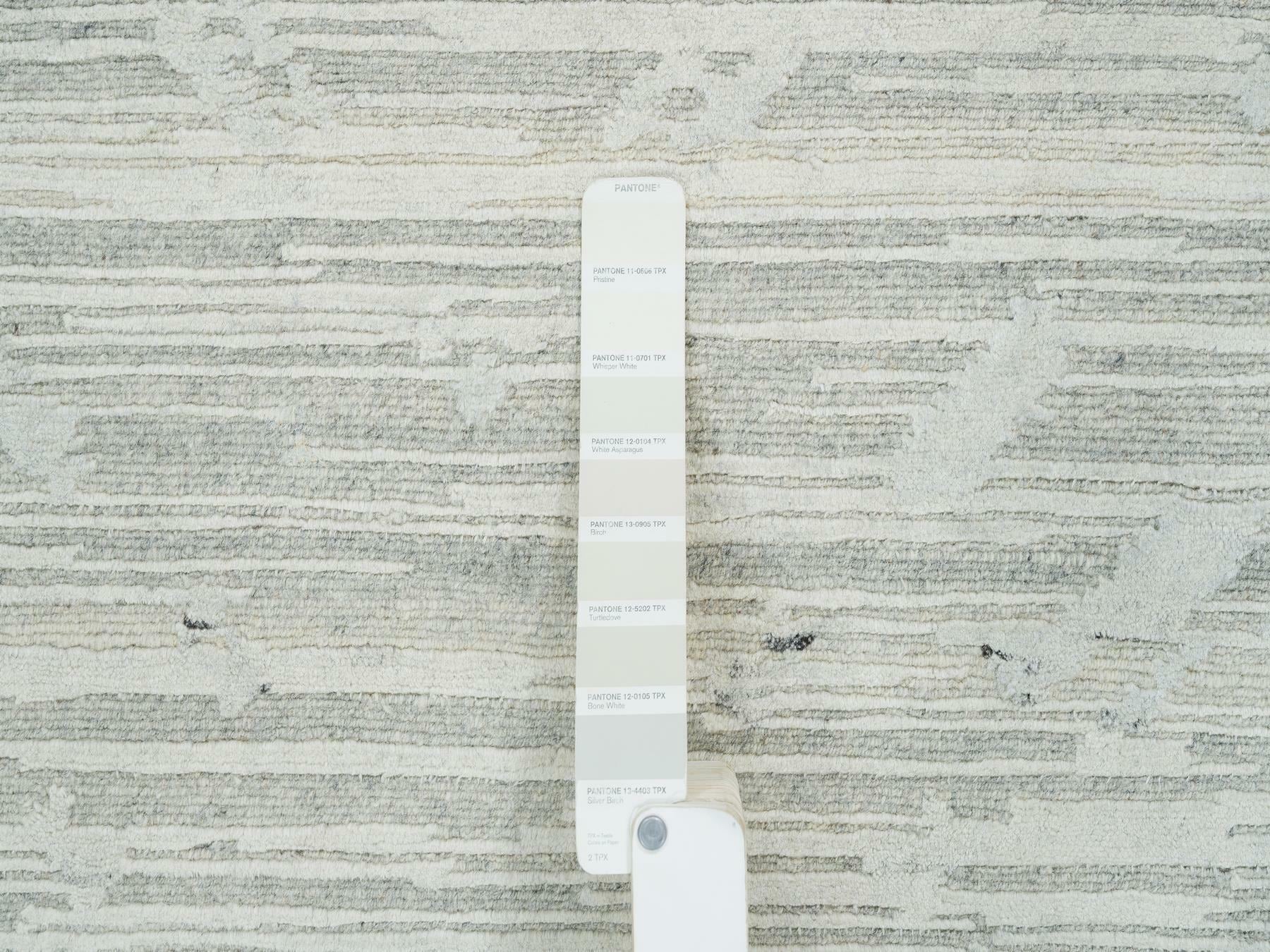 Modern / Contemporary hand-knotted wool runner in Gray, 2'6" x 16' — SKU O065644 (view 4)