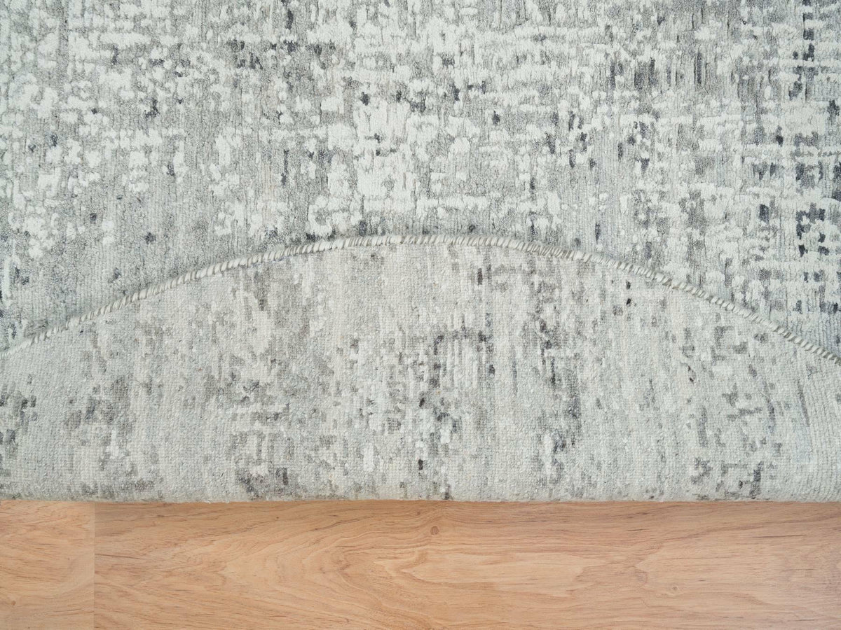Modern / Contemporary hand-knotted wool rug in Gray, 6'1" x 6'1" — SKU O065653 (view 3)
