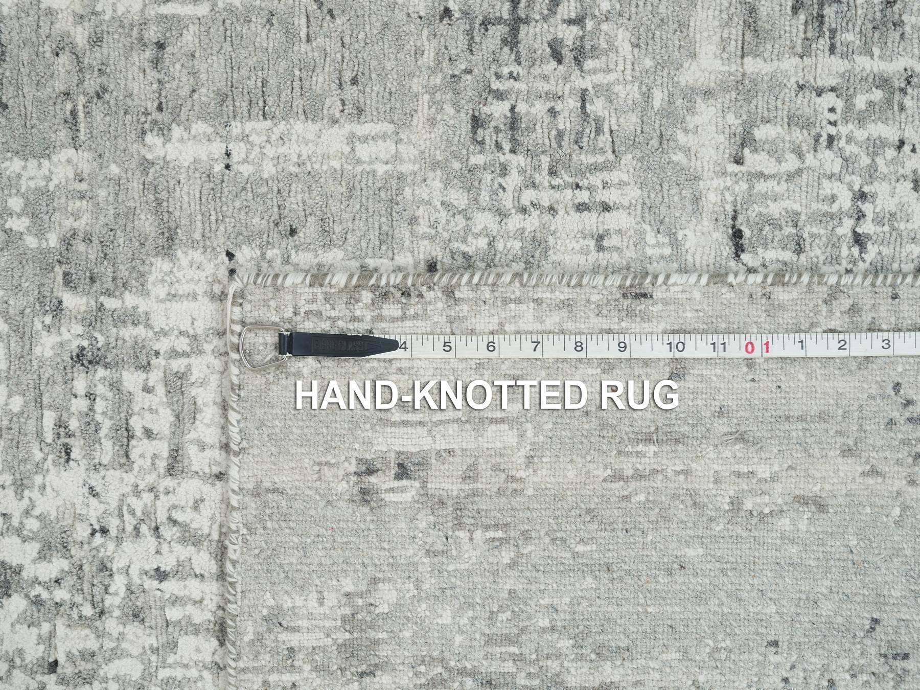 Modern / Contemporary hand-knotted wool rug in Gray, 6'1" x 6'2" — SKU O065659 (view 8)