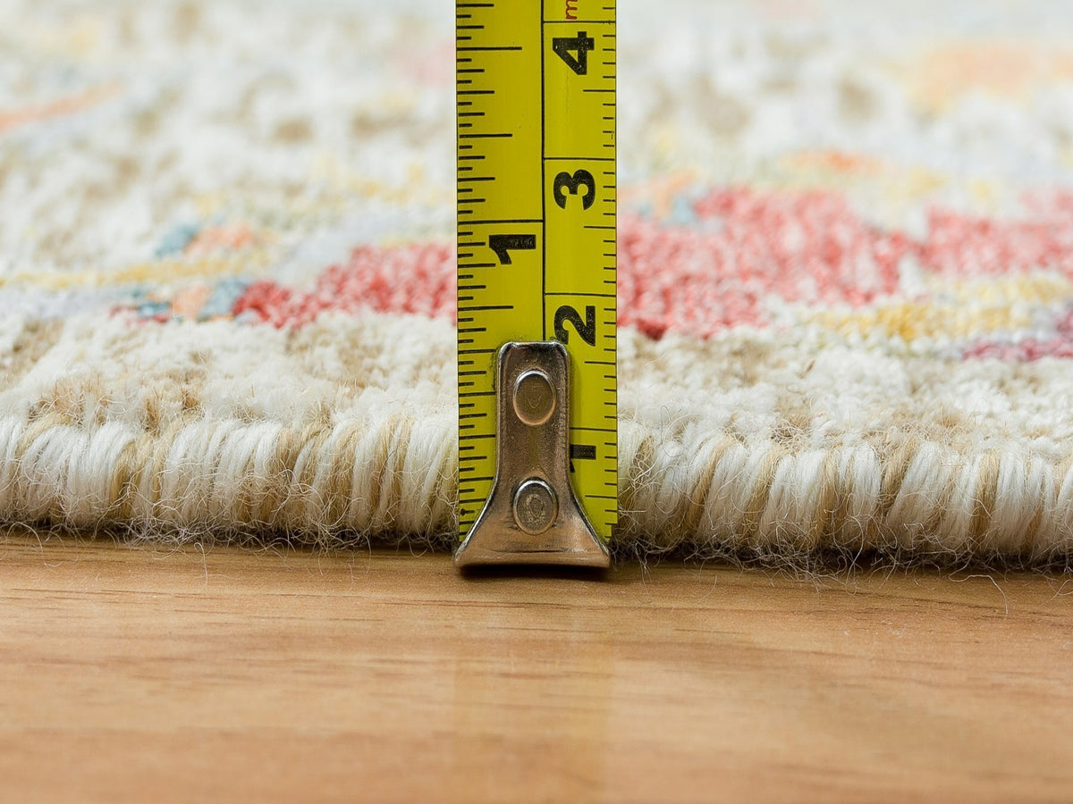 Transitional hand-knotted wool/silk rug in Ivory, 5'2" x 5'2" — SKU O065695 (view 7)