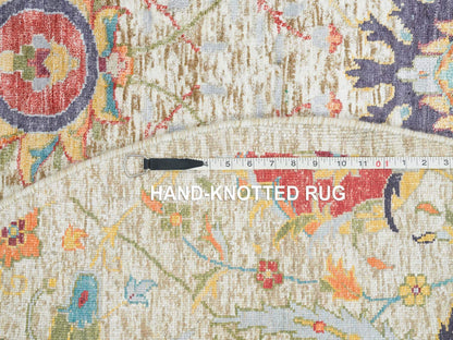 Transitional hand-knotted wool/silk rug in Ivory, 5'2" x 5'2" — SKU O065695 (view 8)