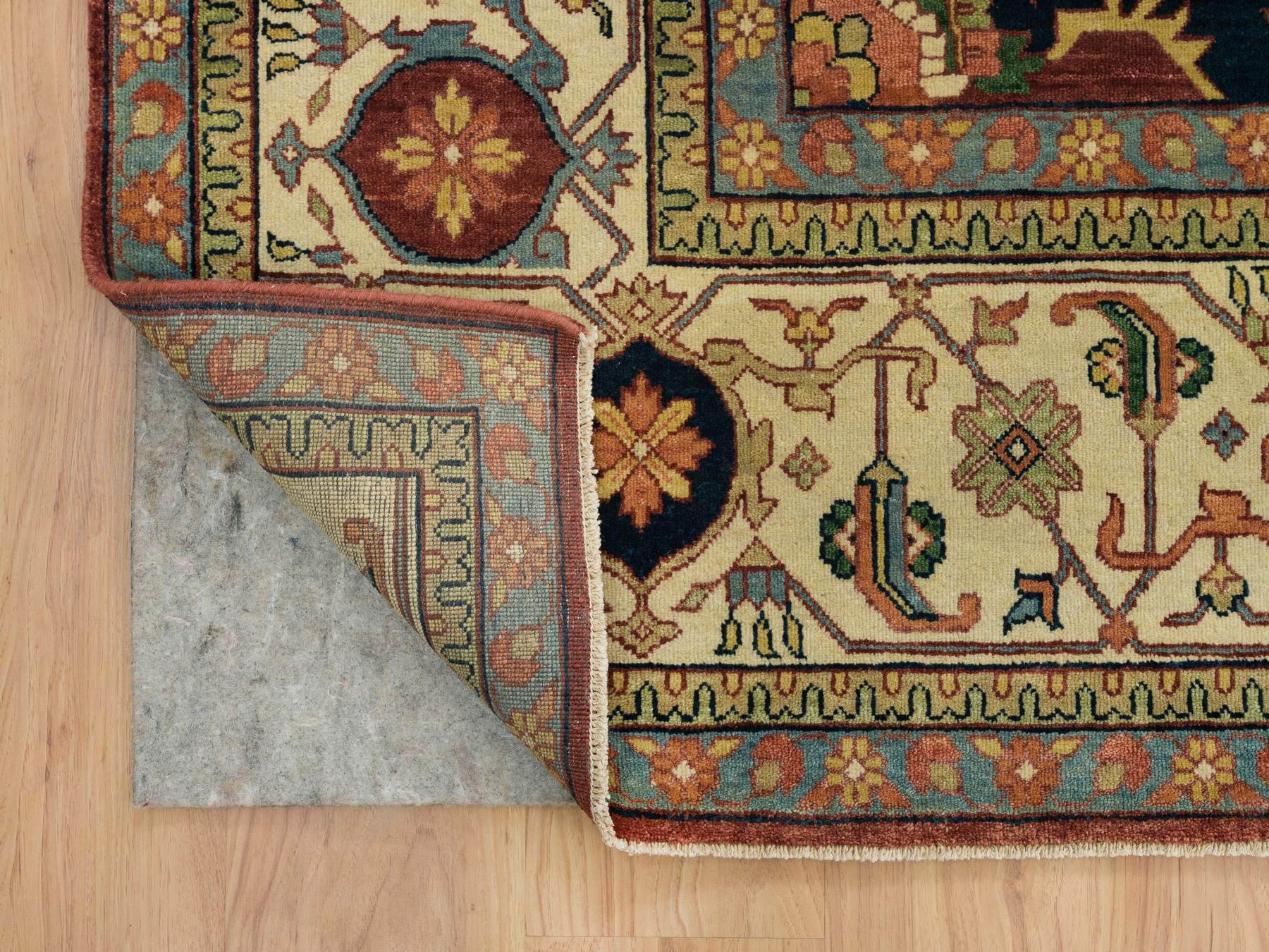 Heriz Heriz hand-knotted wool rug in Red & Ivory, 12' x 15'2" — SKU O065707 (view 4)