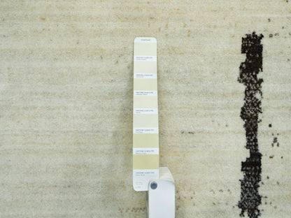 Gabbeh Modern / Contemporary hand-knotted wool rug in Ivory, 8'3" x 11'3" — SKU O065763 (view 7)