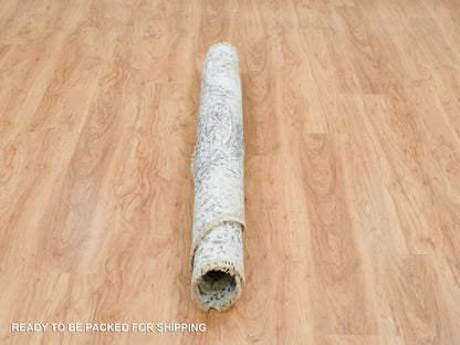 Transitional hand-knotted wool/silk rug in Gray, 5'11" x 5'11" — SKU O065829 (view 6)