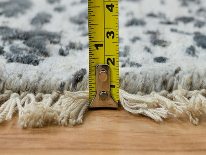 Transitional hand-knotted wool/silk rug in Gray, 5'11" x 5'11" — SKU O065829 (view 7)
