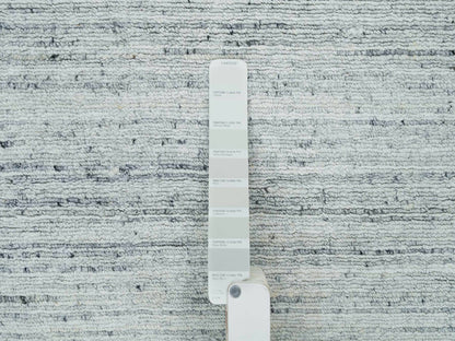 Grey 7'11" x 7'11" Modern / Contemporary Handloom Wool Rug - Sku: O065838