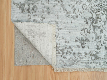 Transitional hand-knotted wool/silk rug in Gray, 8' x 10'2" — SKU O065872 (view 4)