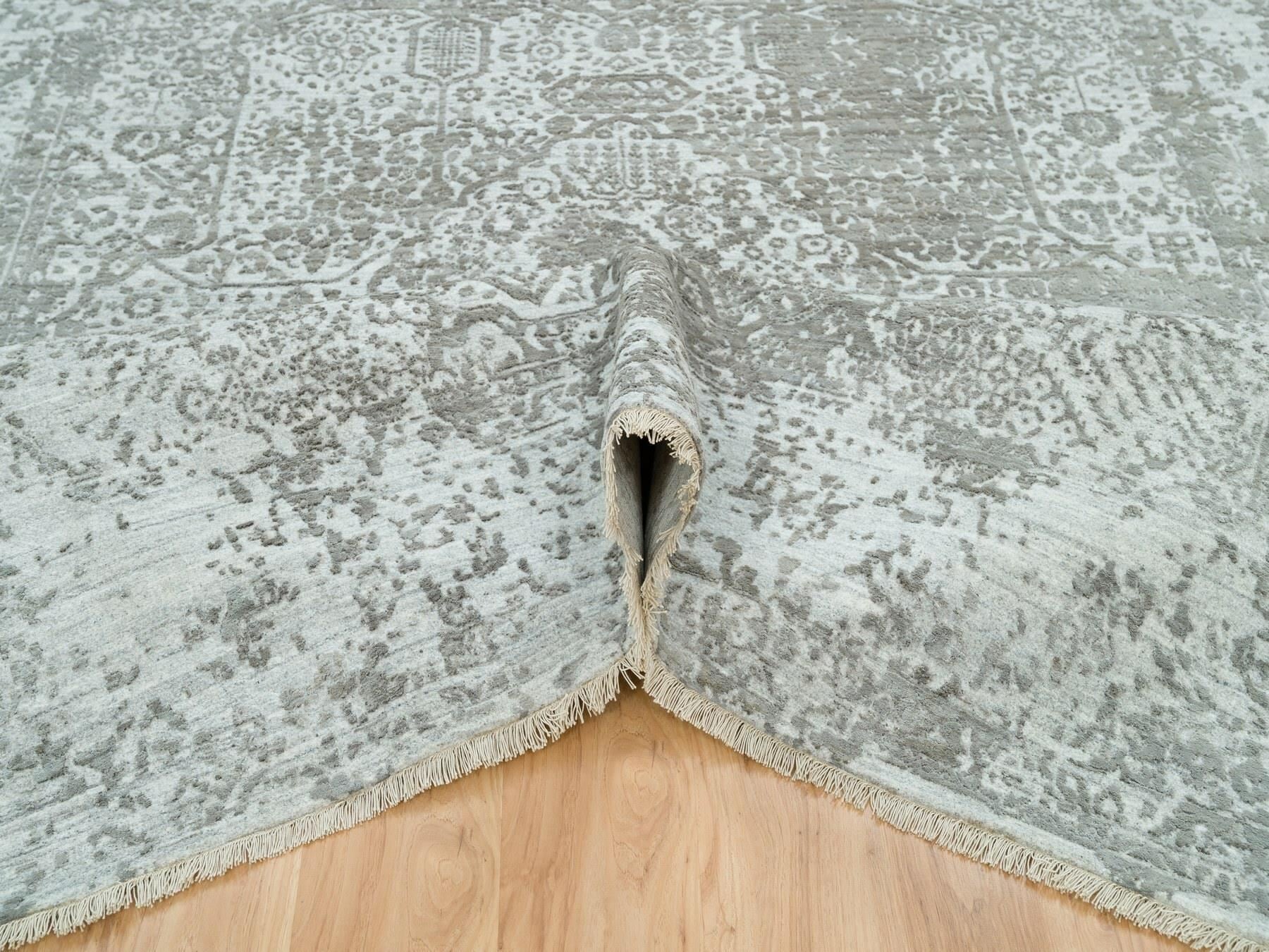 Transitional hand-knotted wool/silk rug in Gray, 8' x 10'2" — SKU O065872 (view 5)